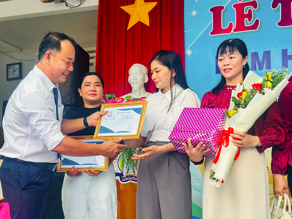 Ảnh giới thiệu trường 12